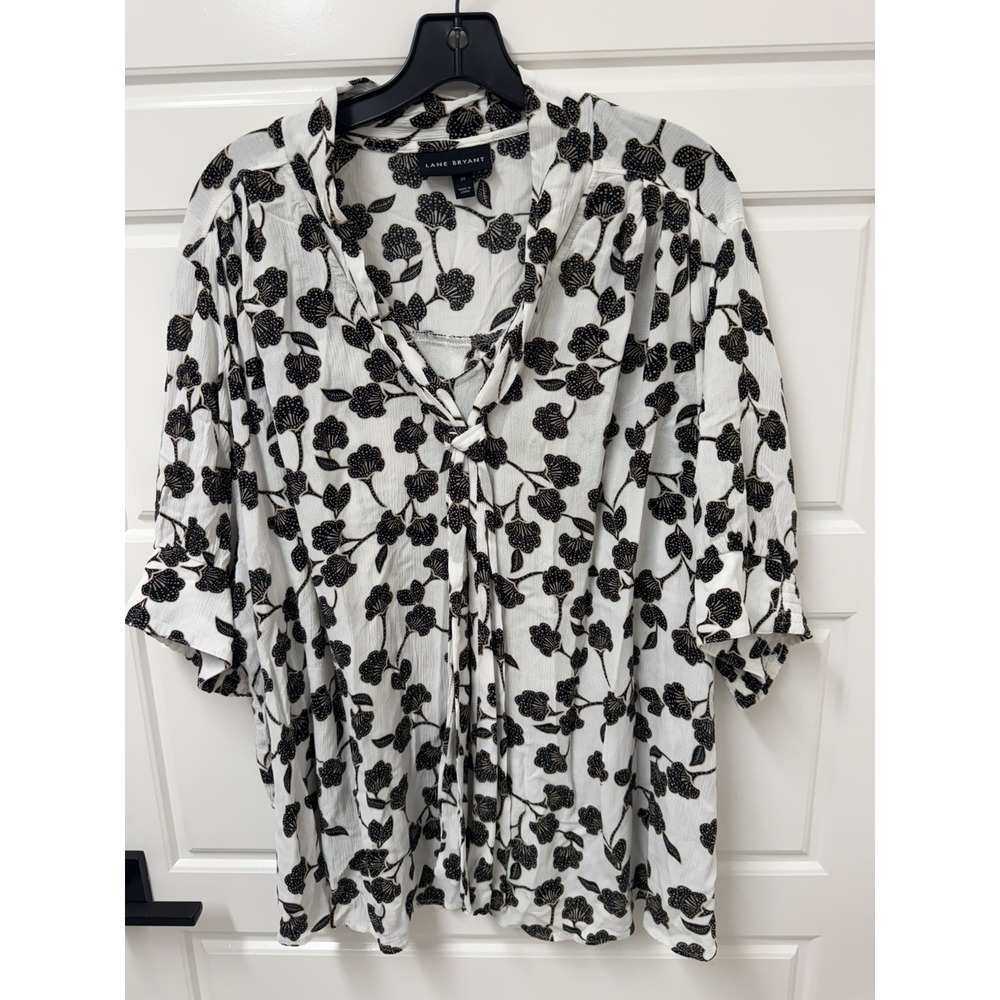 Lane Bryant Blouse Size 24 White Black Floral Tie Neck Rayon Top Flutter Sleeve